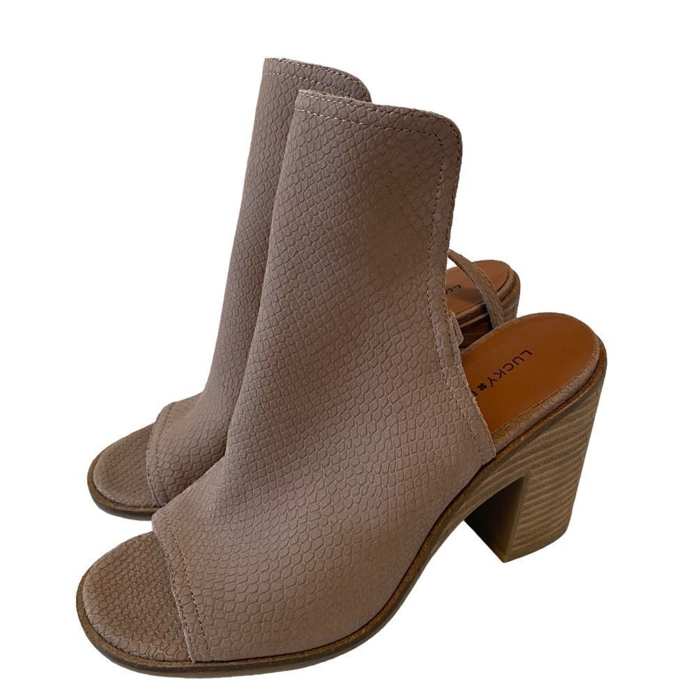Lucky Brand Velitina Leather Upper Peep Toe Stacked Heel Ankle Bootie.